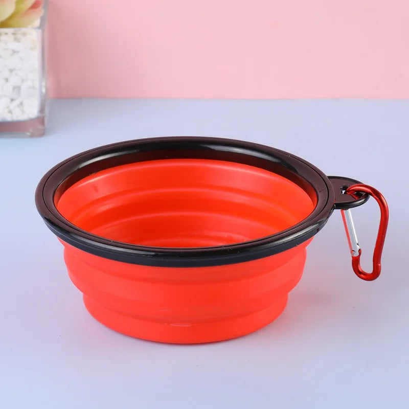 Pet Travel Bowl – Lightweight Foldable Silicone Feeder
